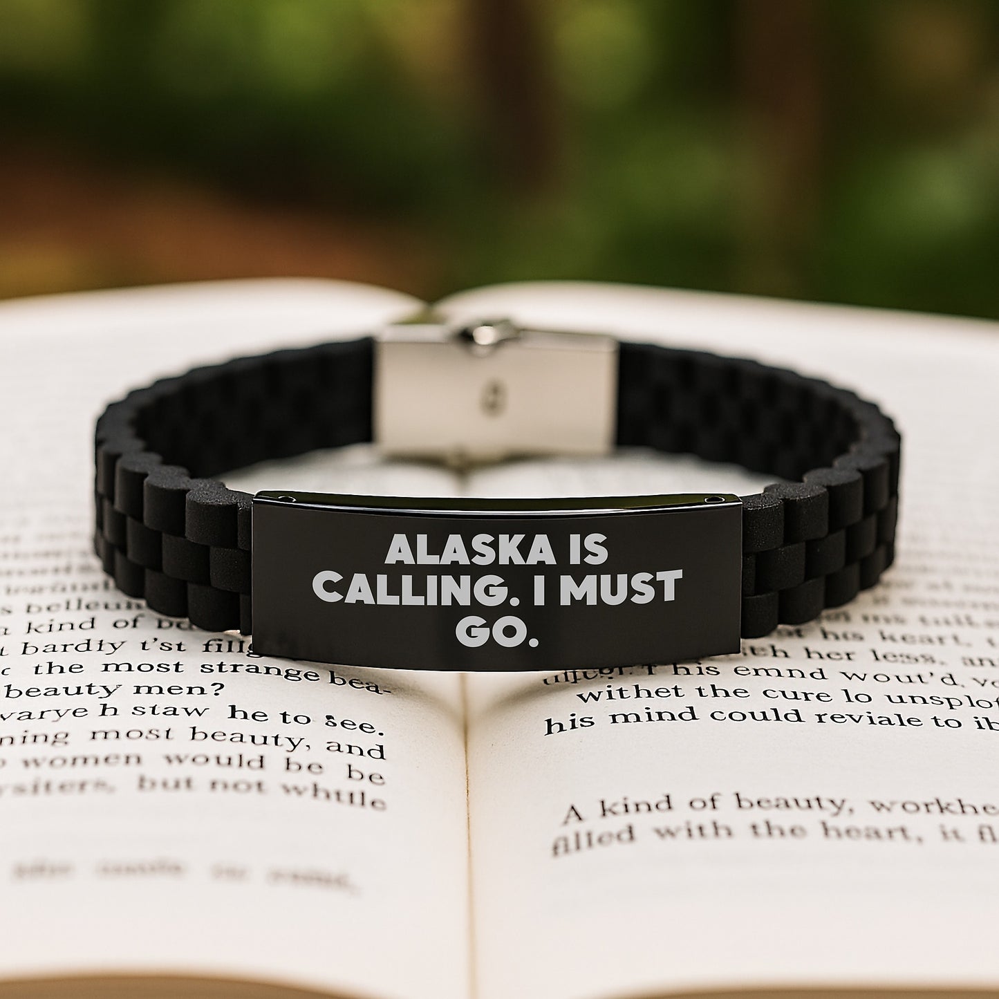 Alaska Adventure Gifts from Friends for Men and Women - Glide lock Clasp Bracelet with Inspirational Quote 'Alaska Is Calling. I Must Go.' for Birthday - Image 2