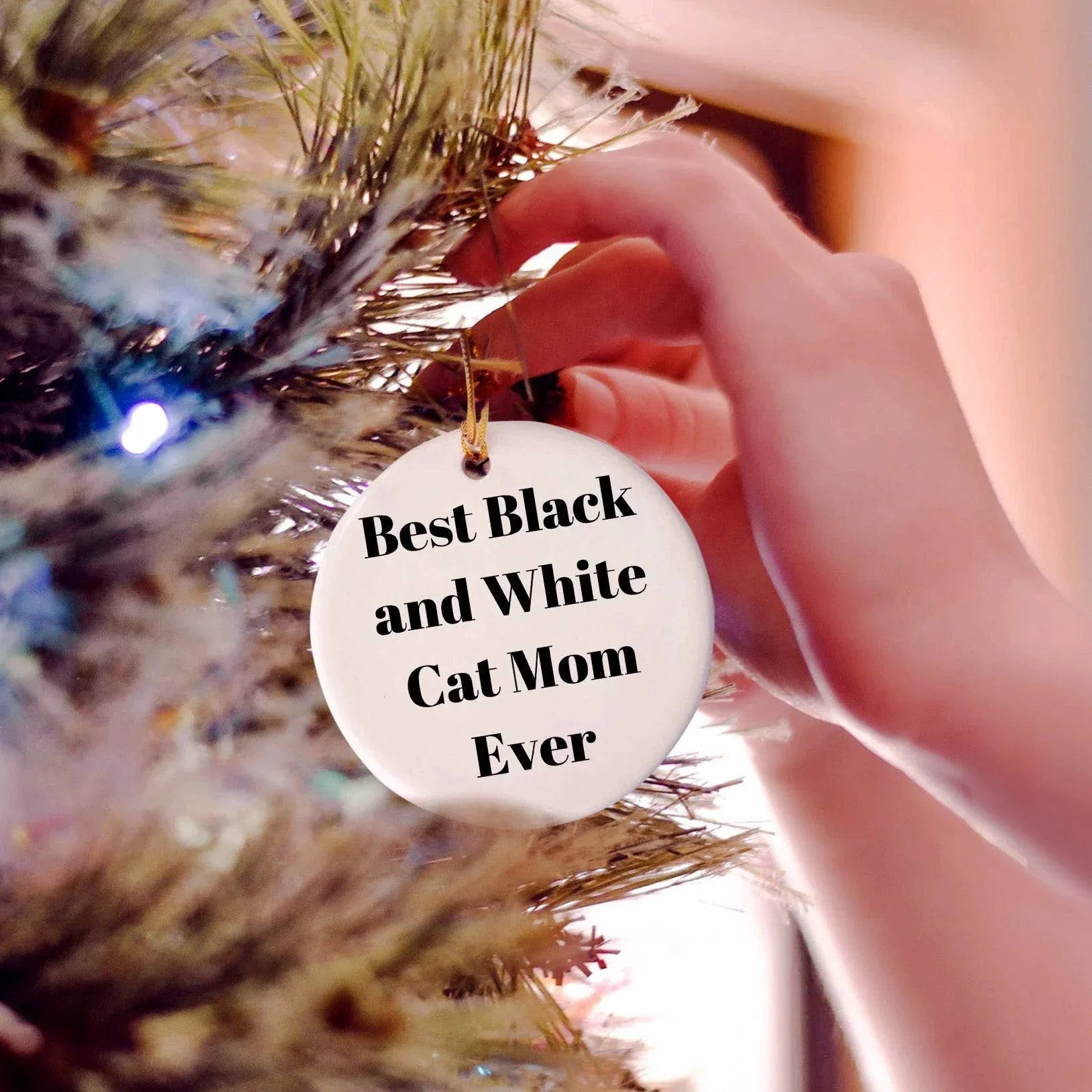 Black and White Cat Mom Gifts from Friends for Christmas Unique Circle Ornaments Best Mom Ever