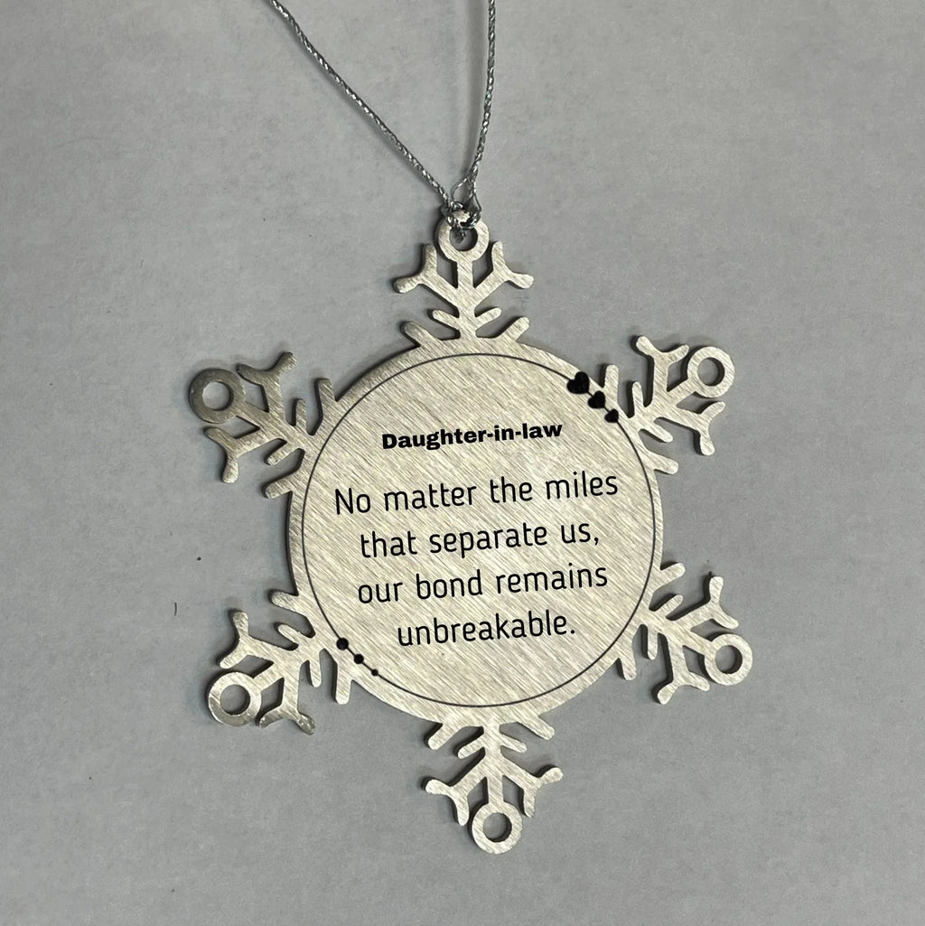 Daughter In Law Long Distance Relationship Gifts, No matter the miles that separate us, Cute Love Snowflake Ornament For Daughter In Law, Birthday Christmas Unique Gifts For Daughter In Law