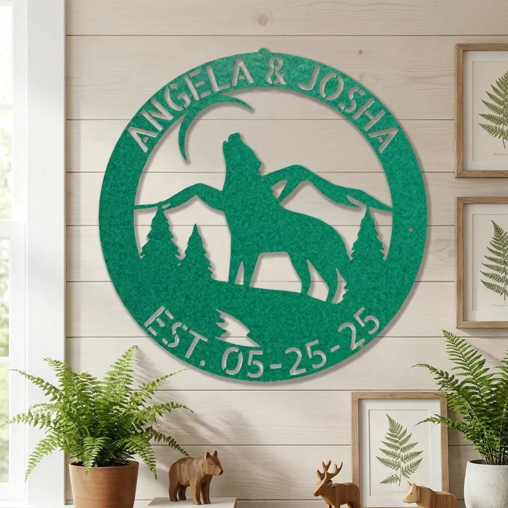 Personalized Howling Wolf Metal Wall Art Sign - Custom Name Laser Cut Decor for Home, Cabin, Lodge - Unique Rustic Wildlife Gift