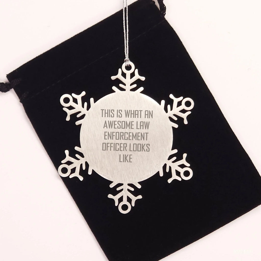 Law Enforcement Officer Gifts, Funny Snowflake Ornament, 'This Is What An Awesome Law Enforcement Officer Looks Like', Christmas Unique Gifts for Men, Women, and Friends