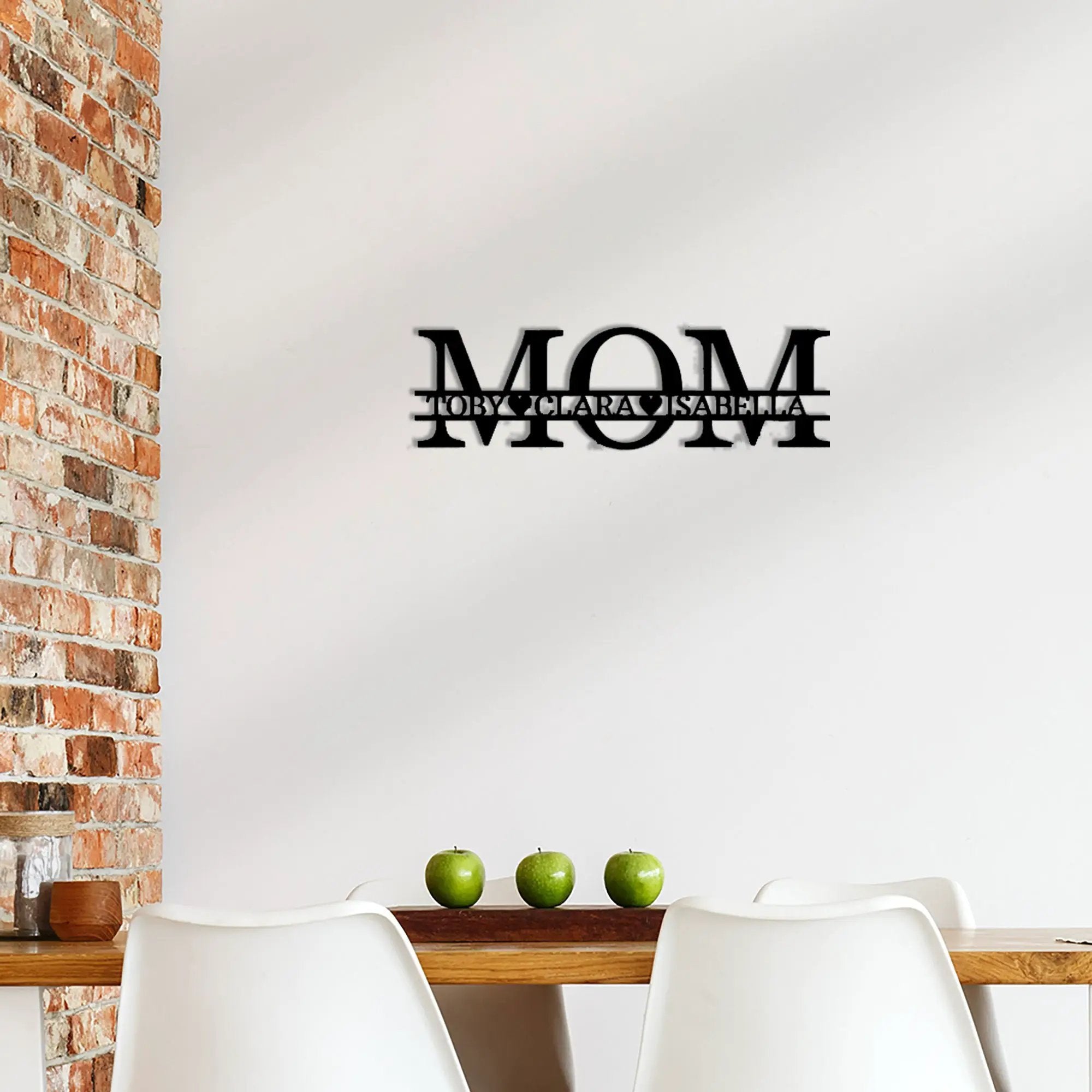 Personalized Mom Metal Wall Art – Custom Kids Names Sign with Heart Separators – Family Name Steel Décor – Mother’s Day Gift