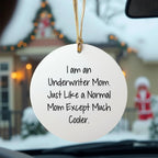 Underwriter Mom Gifts, Christmas Circle Ornament, 'I Am An Underwriter Mom' Quote, Durable MDF, White, for Women, Friends, Family, Colorful, Lightweight, Easy Hanging, Festive, Unique