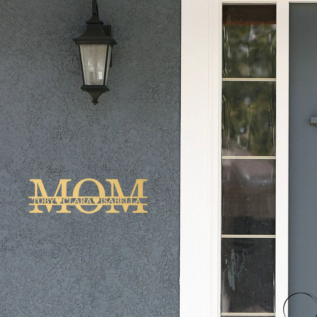 Personalized Mom Metal Wall Art – Custom Kids Names Sign with Heart Separators – Family Name Steel Décor – Mother’s Day Gift