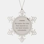 Fiancee Long Distance Relationship Gifts, No matter the miles that separate us, Cute Love Snowflake Ornament For Fiancee, Birthday Christmas Unique Gifts For Fiancee